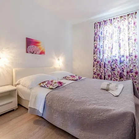 Cozy In Pag With Wi-fi Apartman *