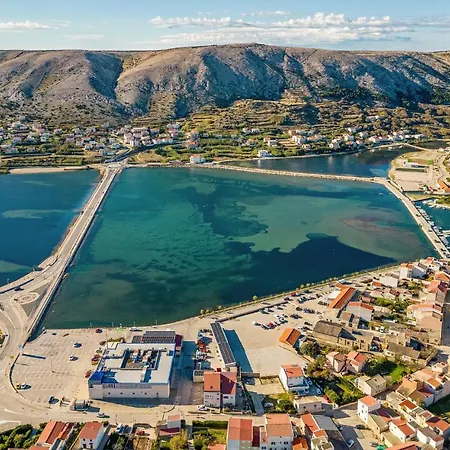 Apartman Cozy In Pag With Wi-fi *