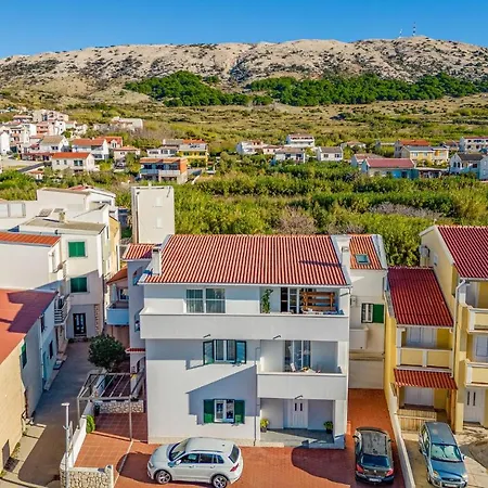 Cozy In Pag With Wi-fi Apartman Pag Town