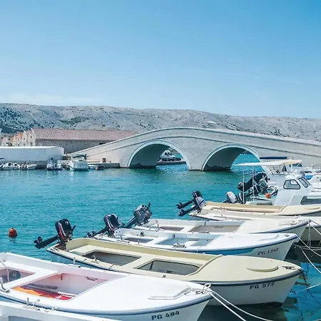 Cozy In Pag With Wi-fi Apartman